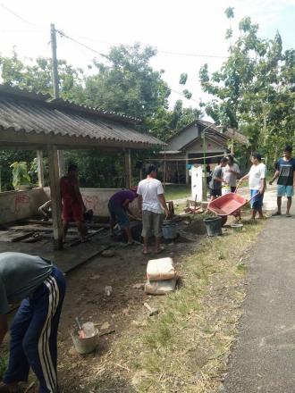 Dari Beberapa Dusun Di Desa Argodadi Melaksanakan Kegiatan Kerja Bakti